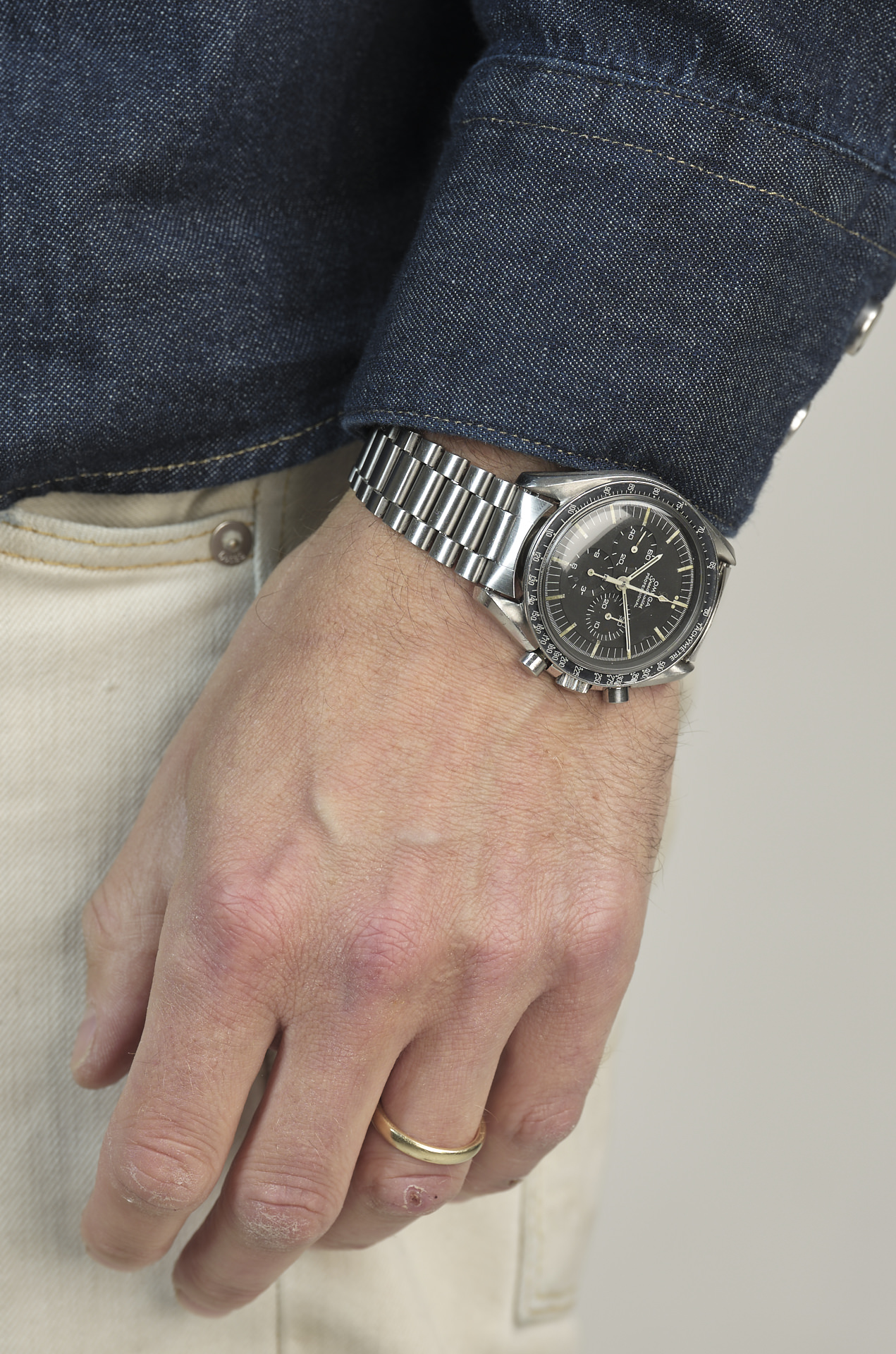 Omega moonwatch outlet on wrist