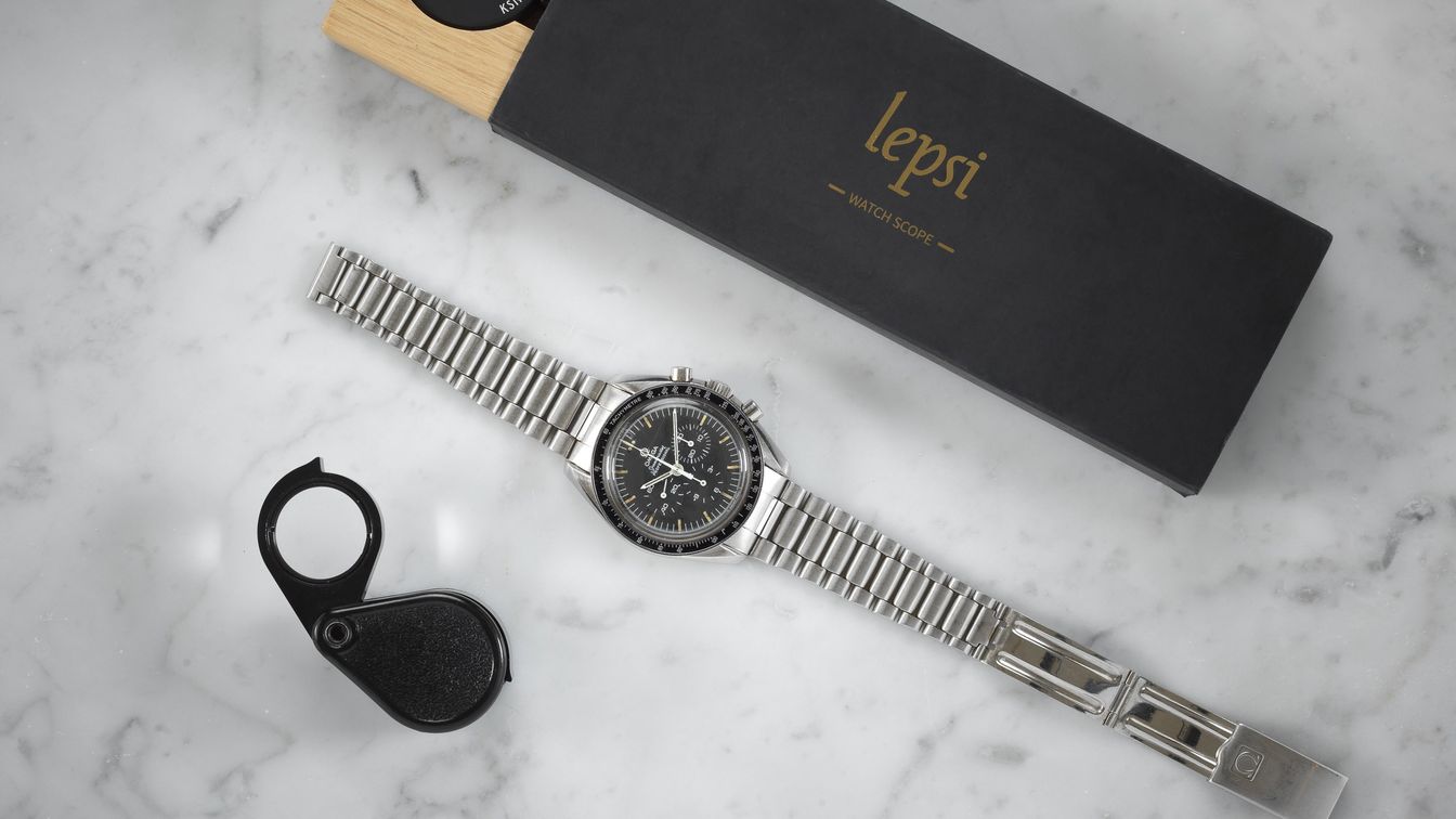 Omega Speedmaster box and papers 1982 - WRIST ICONS