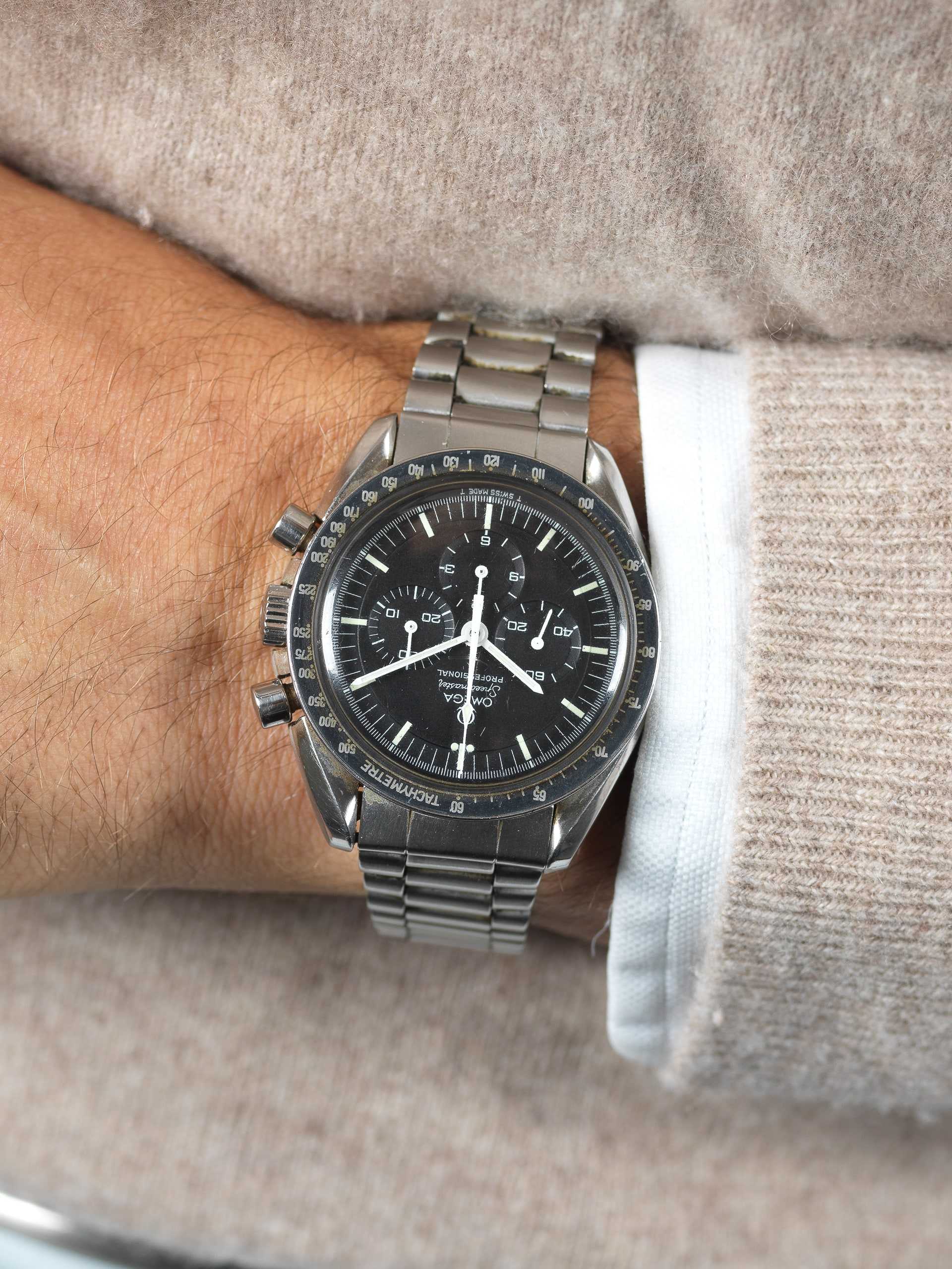 omega speedmaster moonwatch wrist