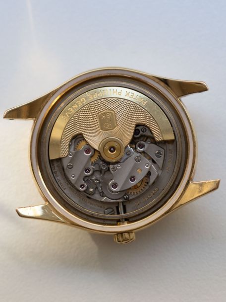 Patek Philippe Patek Philippe Calatrava Ref. 2526 – Serpico y Laino Triple Signed – 18K Yellow Gold (1958)