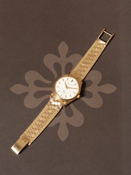 Patek Philippe Patek Philippe Calatrava Ref. 2526 – Serpico y Laino Triple Signed – 18K Yellow Gold (1958)