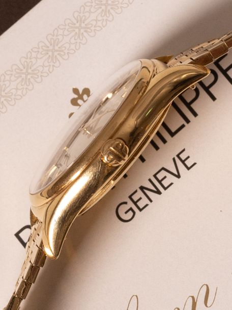 Patek Philippe Patek Philippe Calatrava Ref. 2526 – Serpico y Laino Triple Signed – 18K Yellow Gold (1958)
