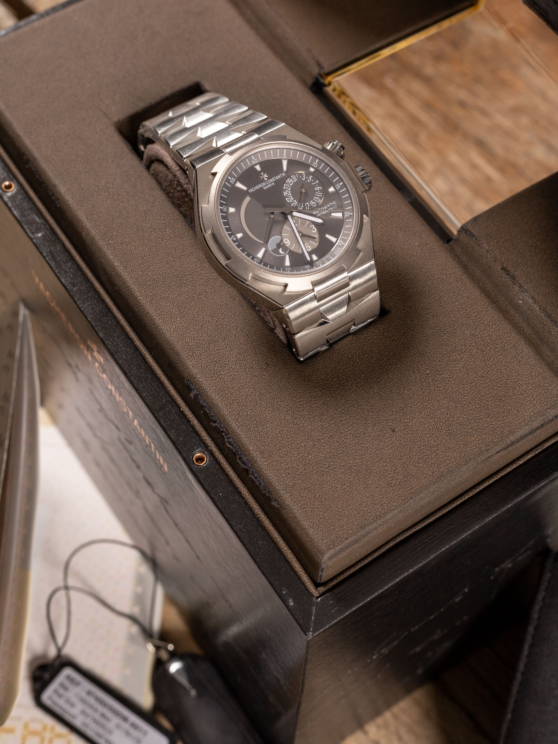 Vacheron Constantin Overseas Dual Time Deep Stream 47450/000w-9511