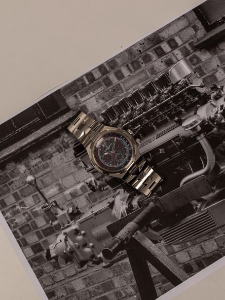 Vacheron Constantin Vacheron Constantin Overseas  chronograph 49150 Engine Magazine